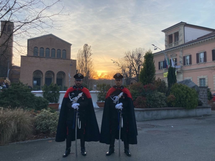 Carabinieri in uniforme di rappresentanza 2 20211218 Foto 1 CC Bologna e1639838891957