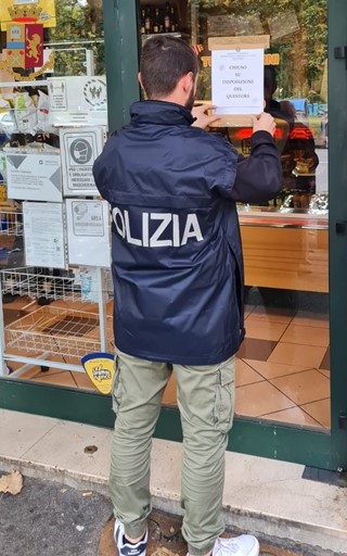 Chiuso pubblico esercizio Il Mondo che C'è