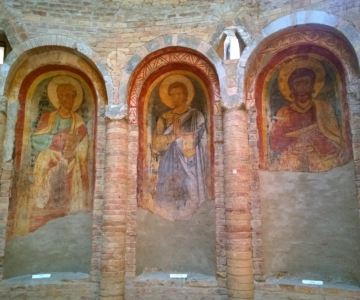Foto 1 Le nicchie con affreschi allinterno Raffaela Cossarini CC BY SA 4.0