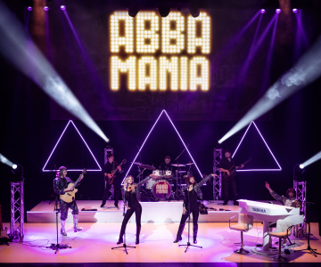 2. MANIA – THE ABBA TRIBUTE Photo Mark Senior
