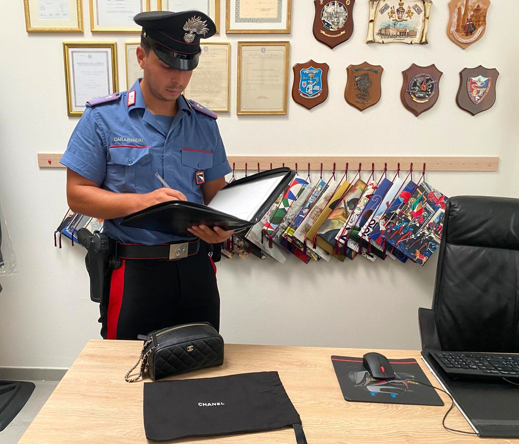 Prima il furto poi la fuga 3 1000389877