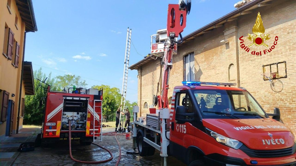 Incendio fienile 3 1000390514