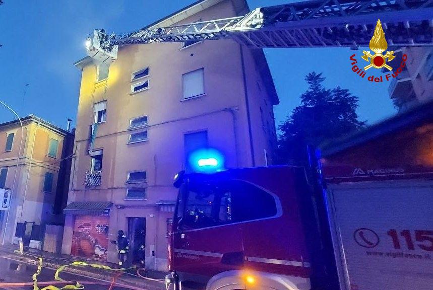 Fuoco via Fioravanti 3 1000405797